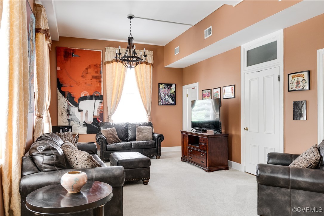 212 W Franklin St Unit#U102