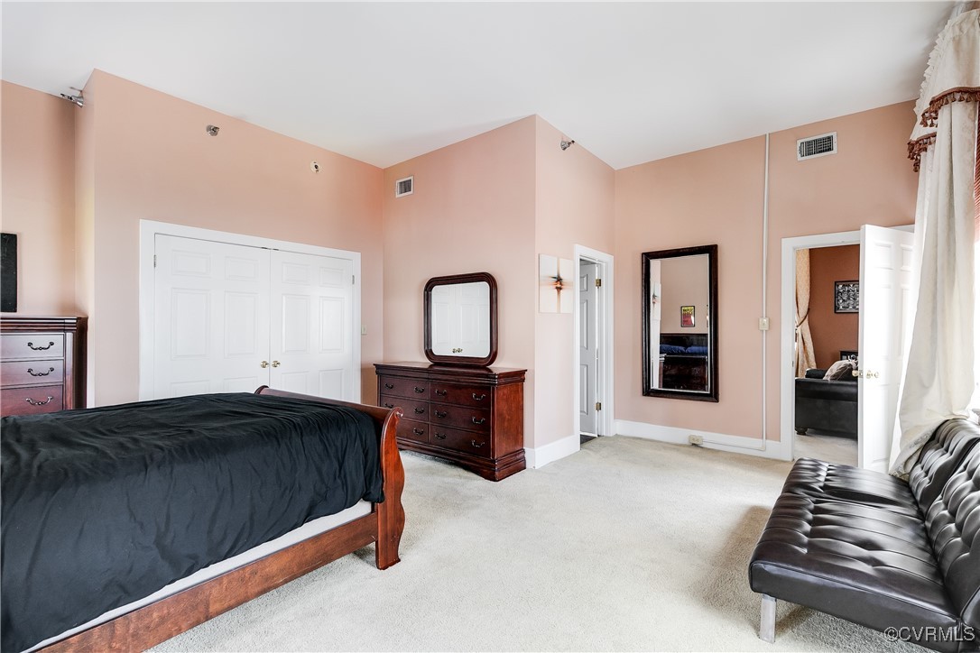 212 W Franklin St Unit#U102