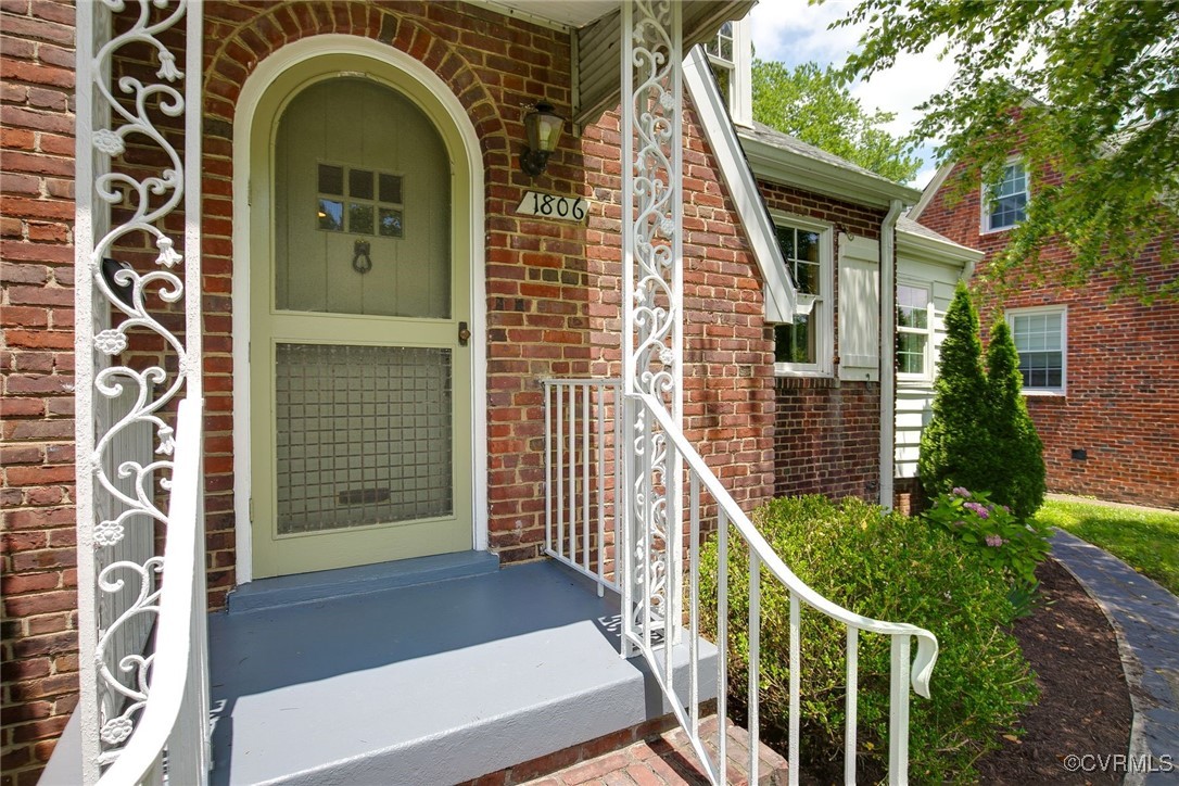1806 Maple Shade Ln