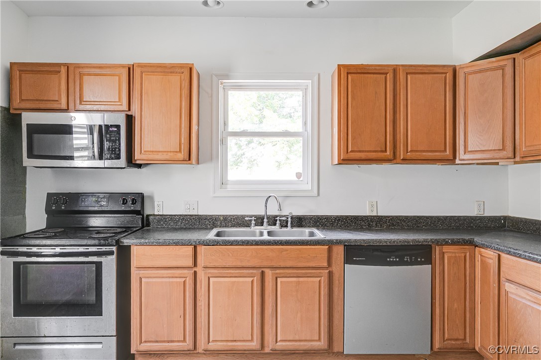 63 W 27th St