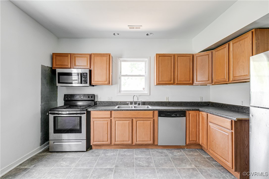 63 W 27th St