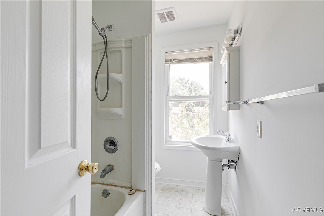 63 W 27th St