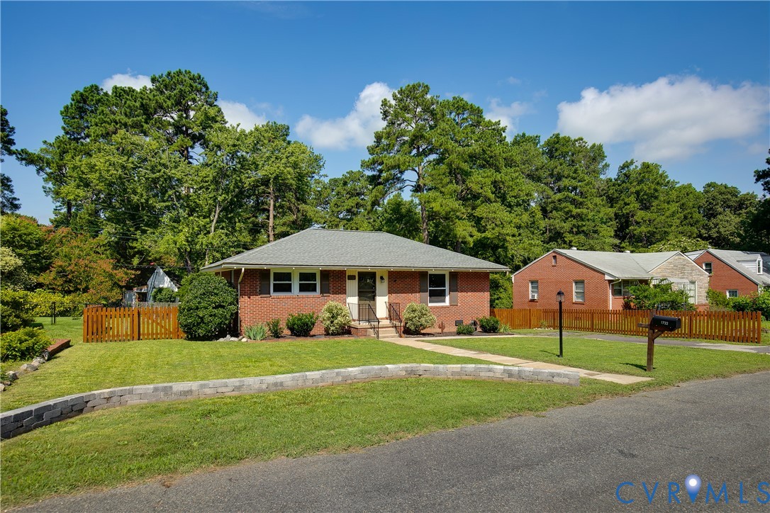 1722 Leicester Rd