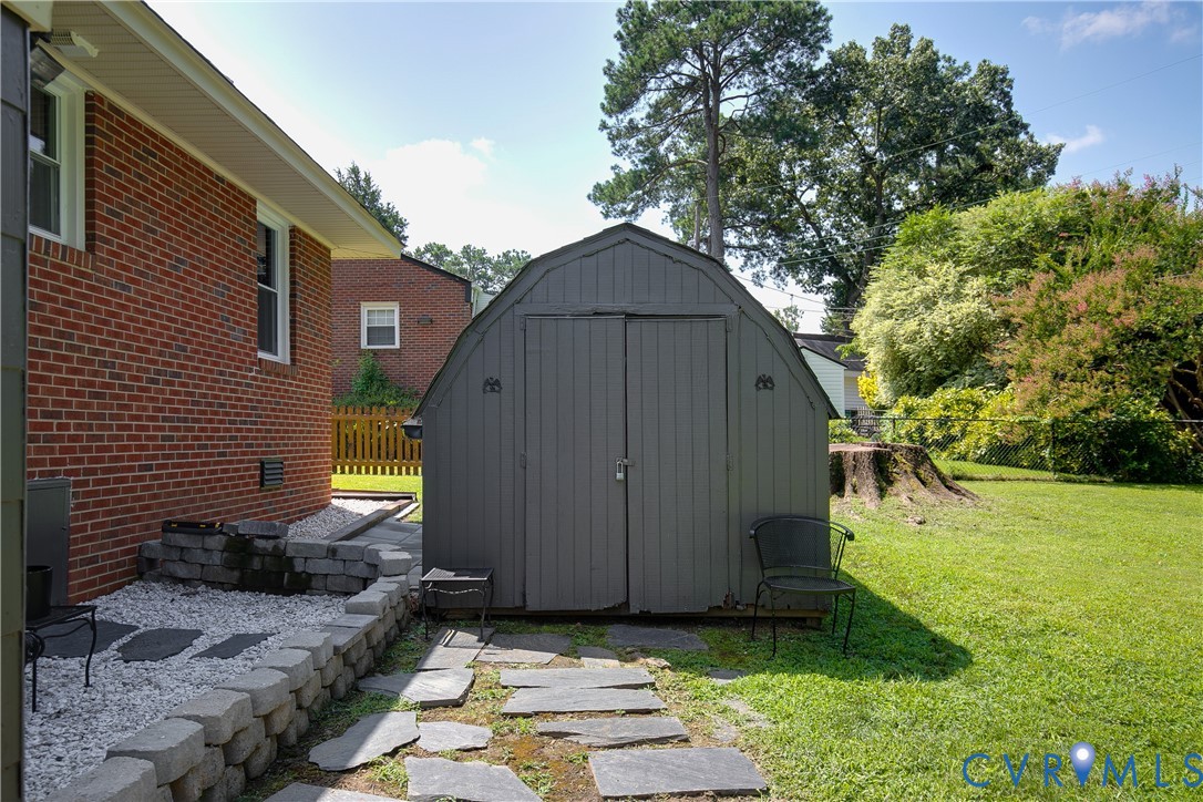 1722 Leicester Rd