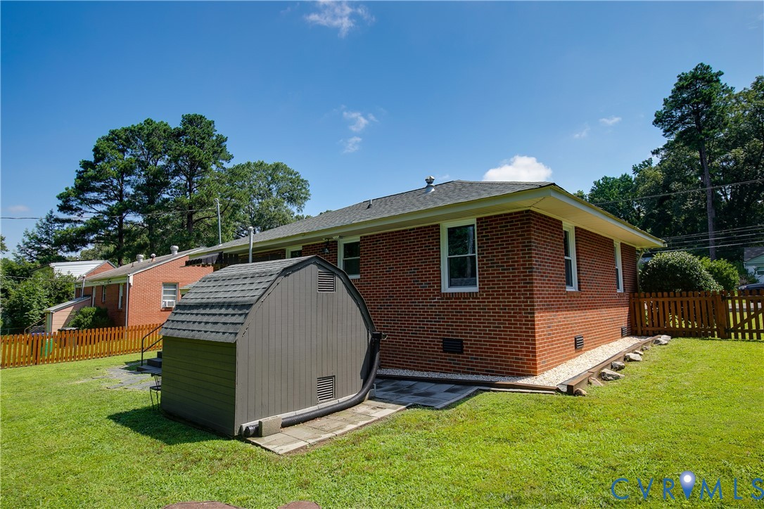 1722 Leicester Rd