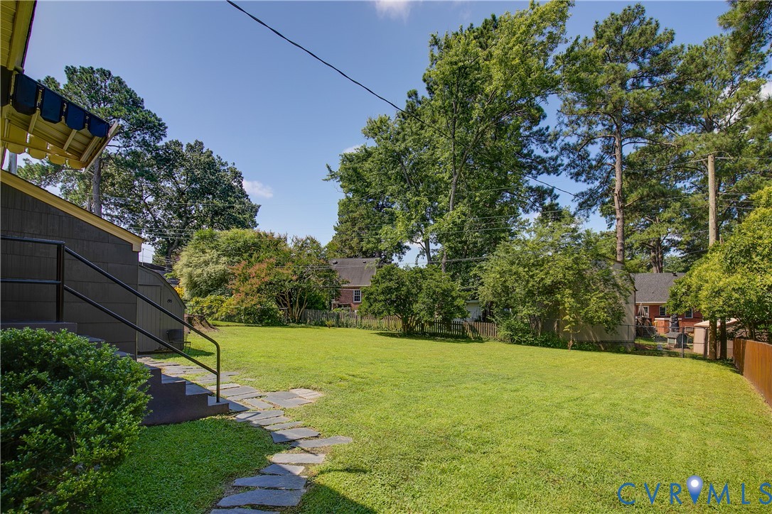 1722 Leicester Rd