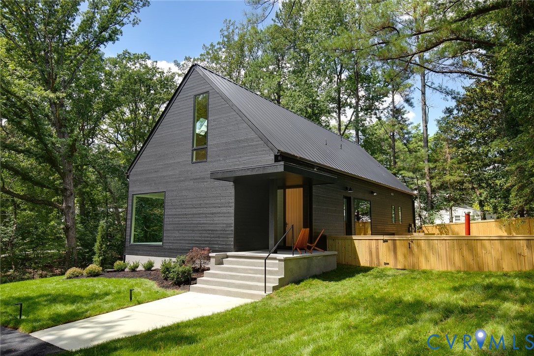 7438 Cherokee Rd