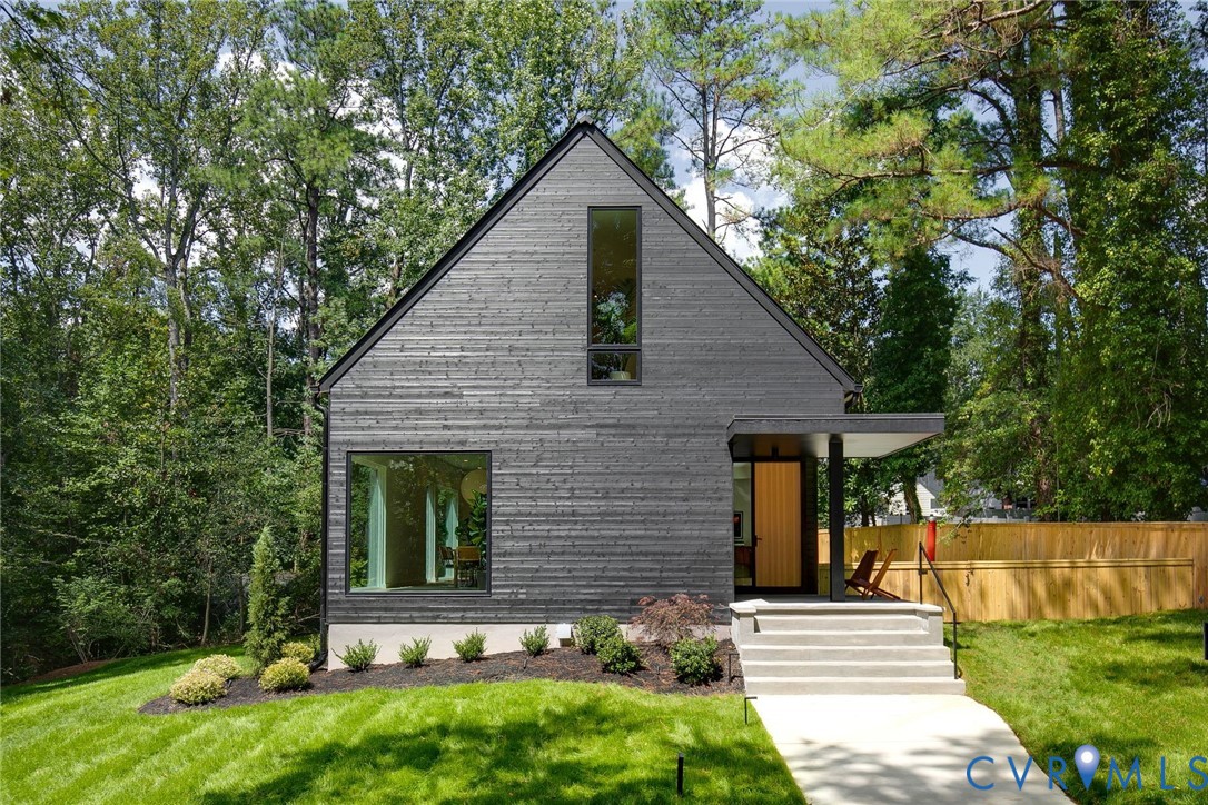 7438 Cherokee Rd