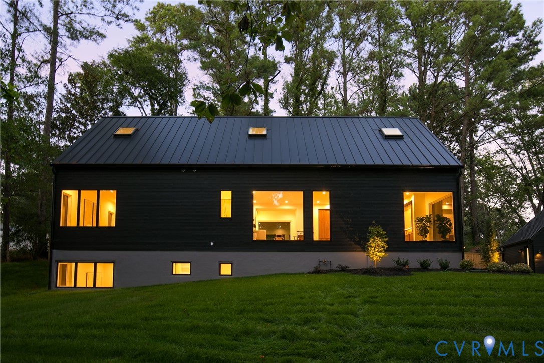 7438 Cherokee Rd