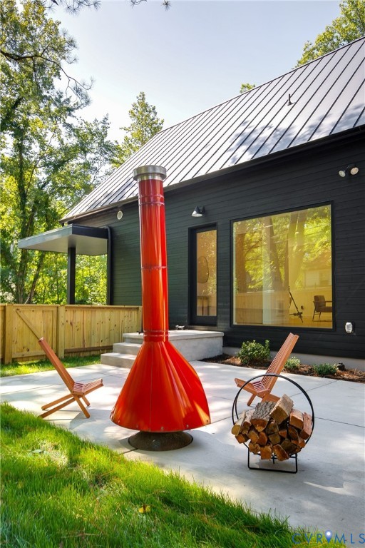 7438 Cherokee Rd