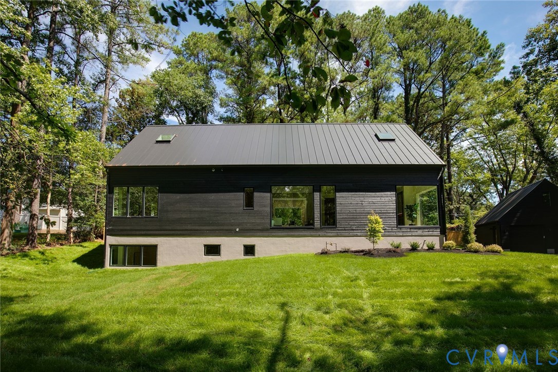 7438 Cherokee Rd