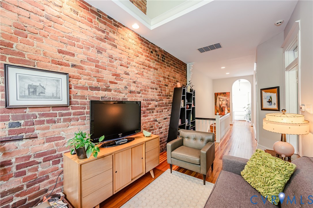 2305 Floyd Ave