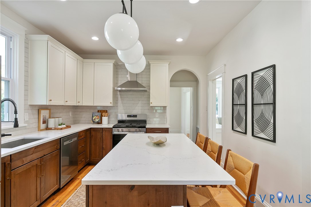 514 W 25th St