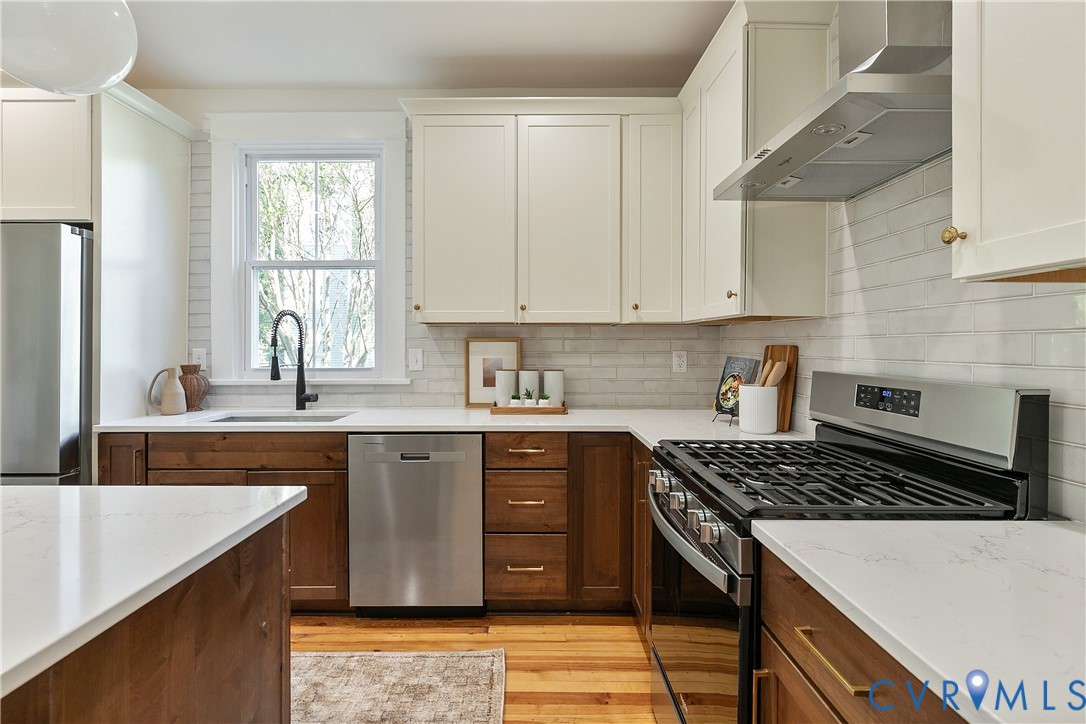 514 W 25th St