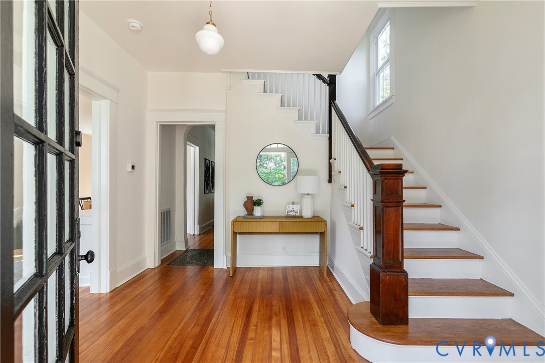 514 W 25th St