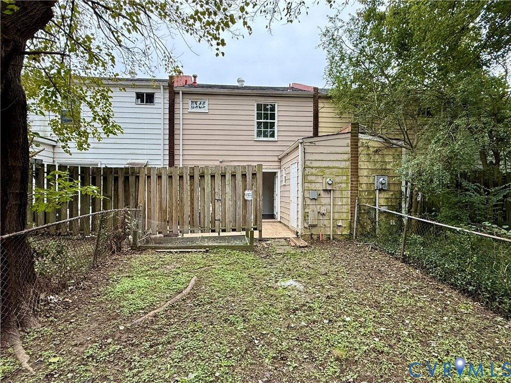 405 Roxana Rd