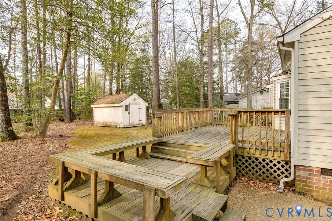 600 Queensway Rd
