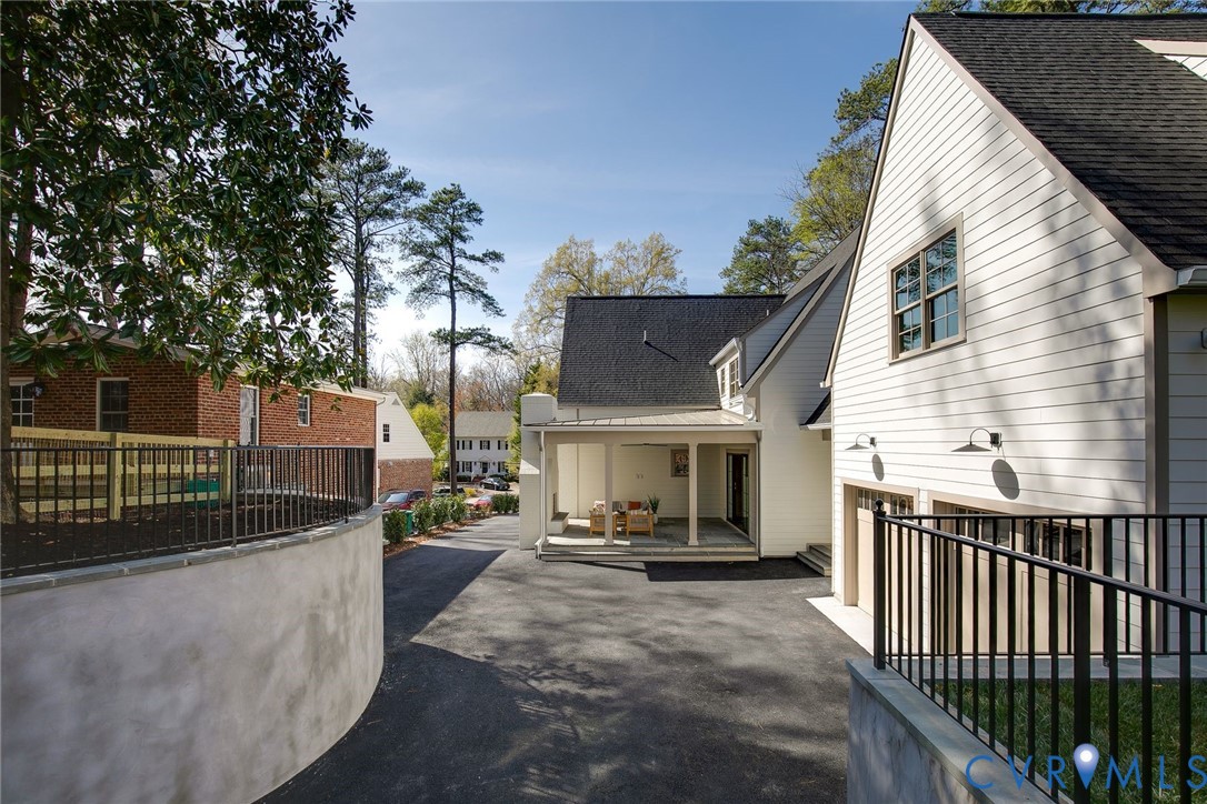 1107 Essex Ave