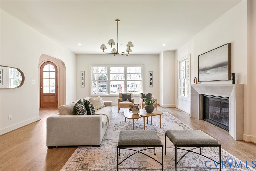 1107 Essex Ave