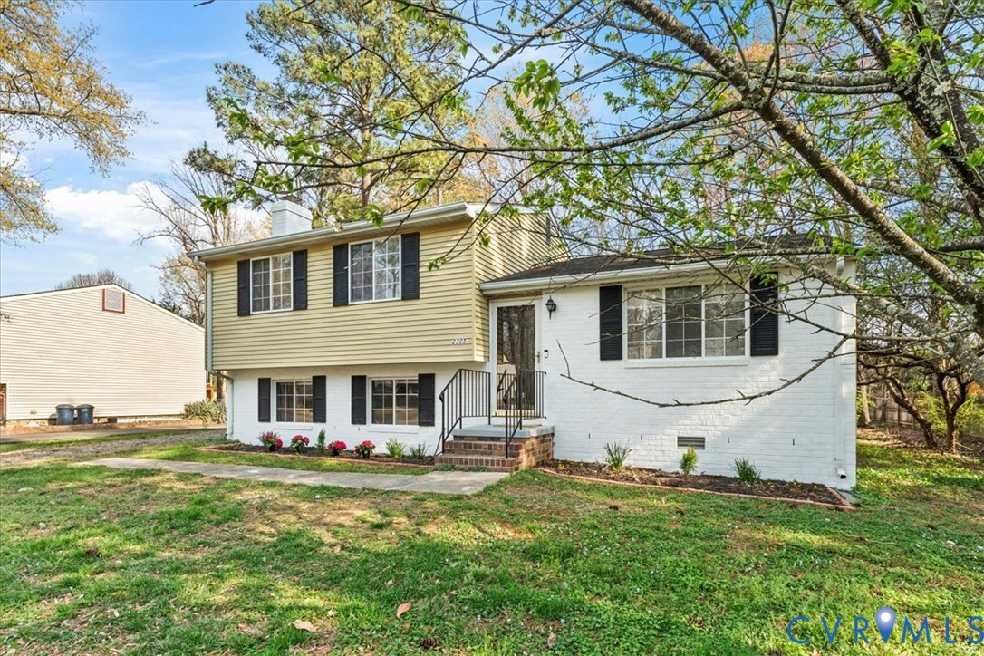 2305 Edenbrook Dr