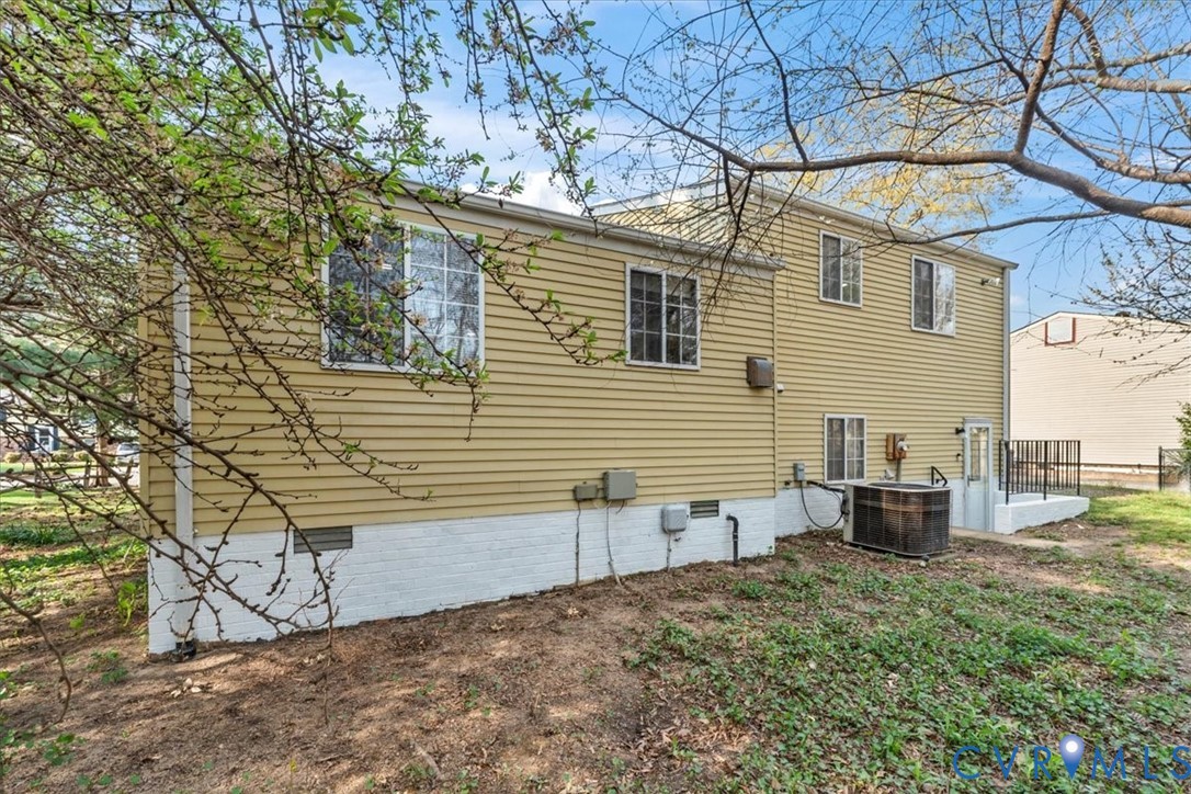 2305 Edenbrook Dr