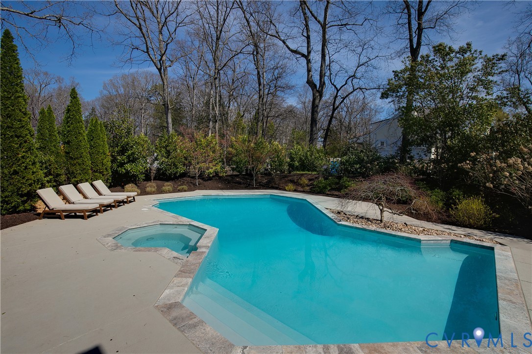 9300 S Mooreland Rd