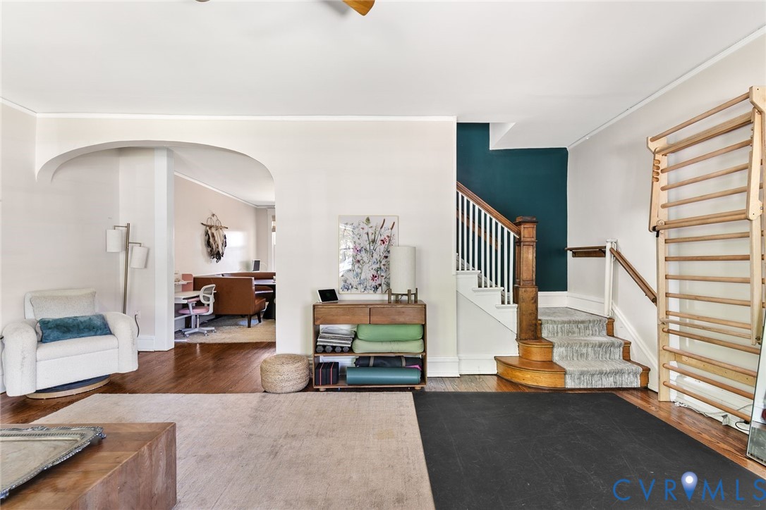 2216 Grove Ave