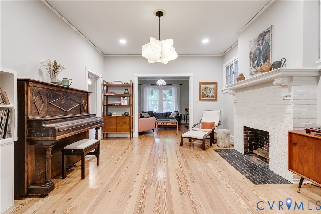 2709 Grove Ave