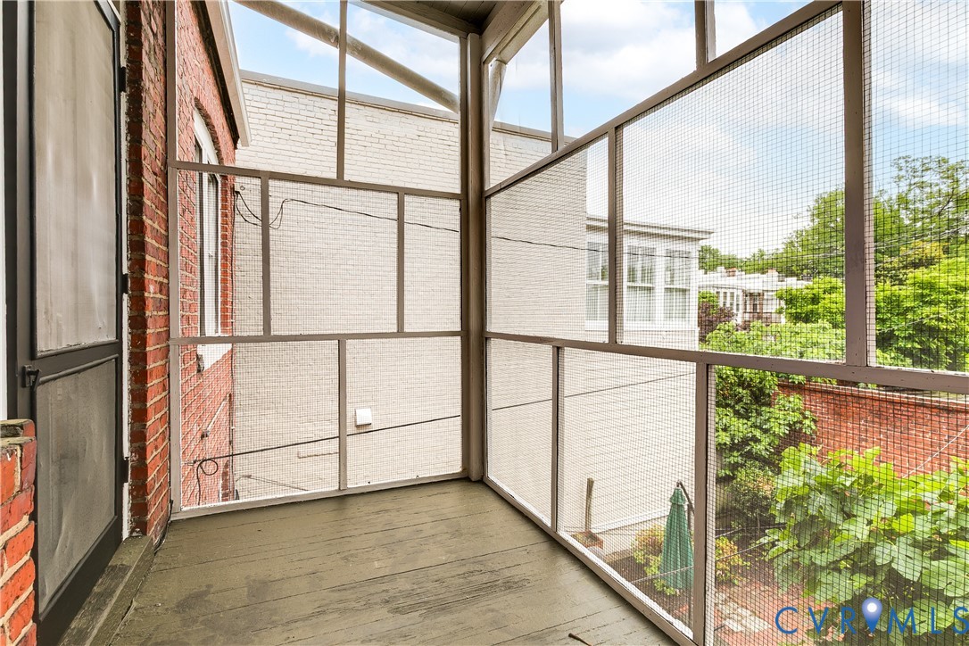 2709 Grove Ave