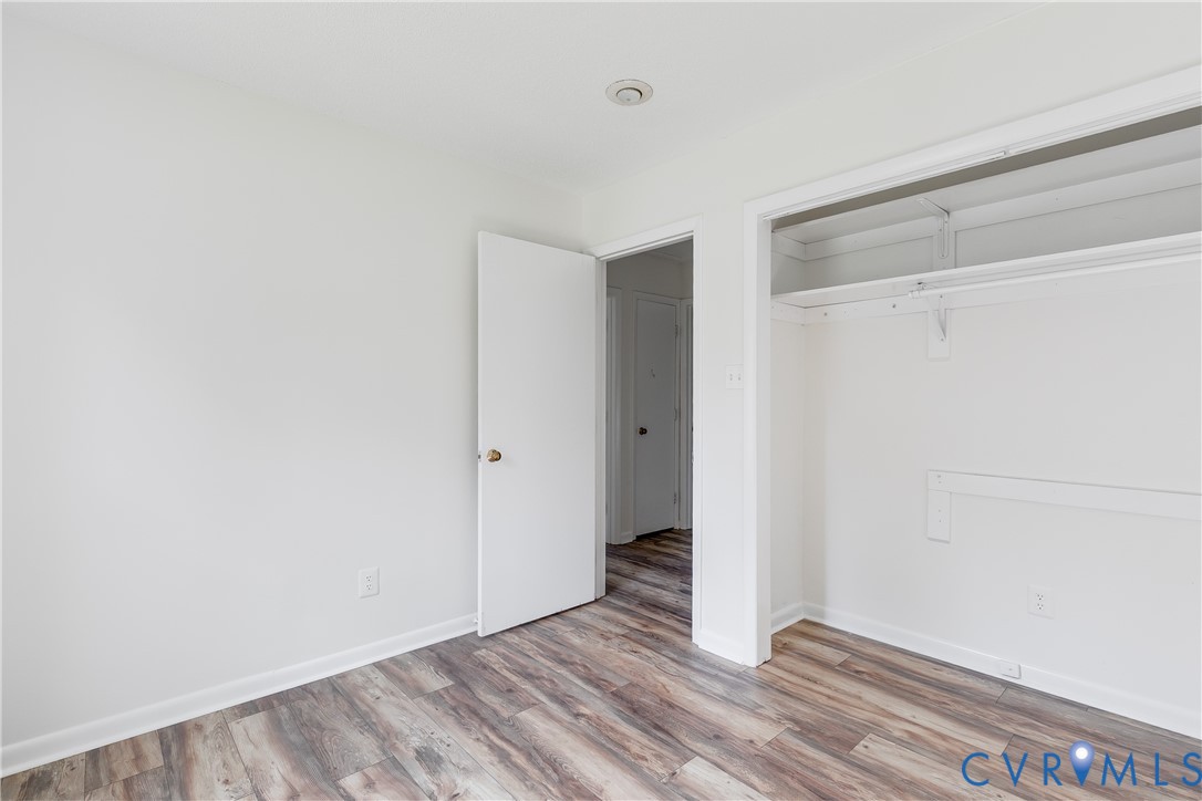 2016 Cedarhurst Dr
