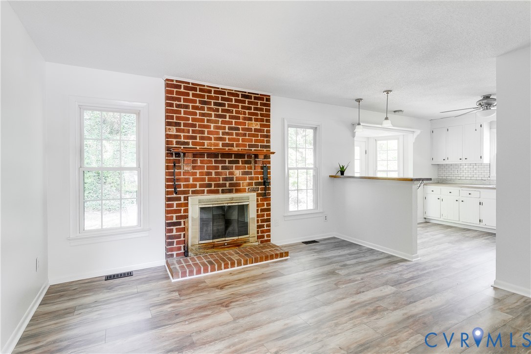 2016 Cedarhurst Dr