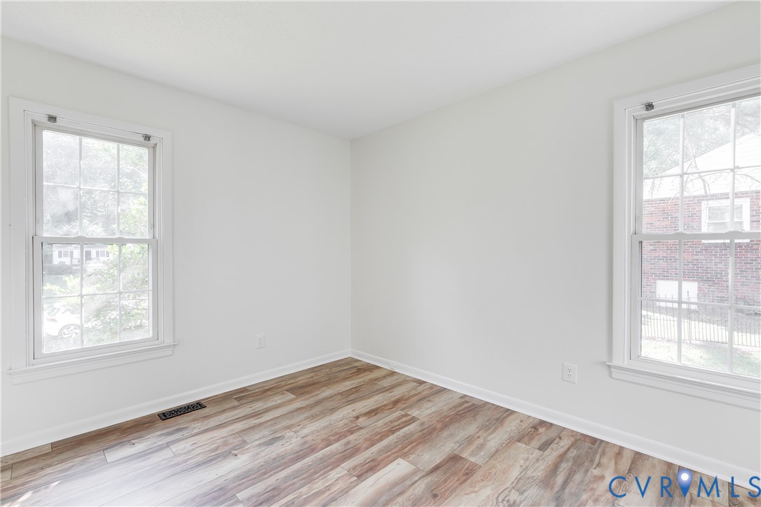 2016 Cedarhurst Dr