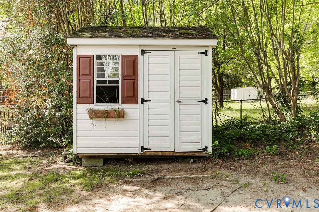 2016 Cedarhurst Dr