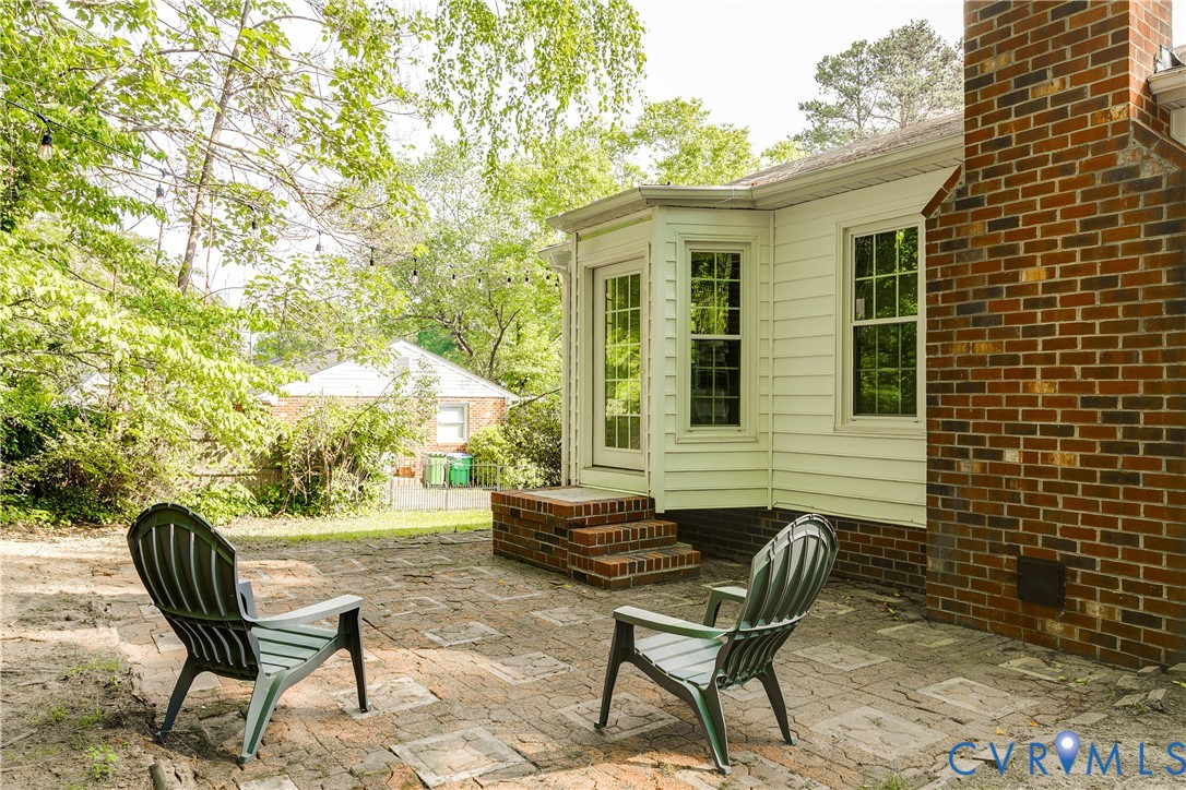 2016 Cedarhurst Dr