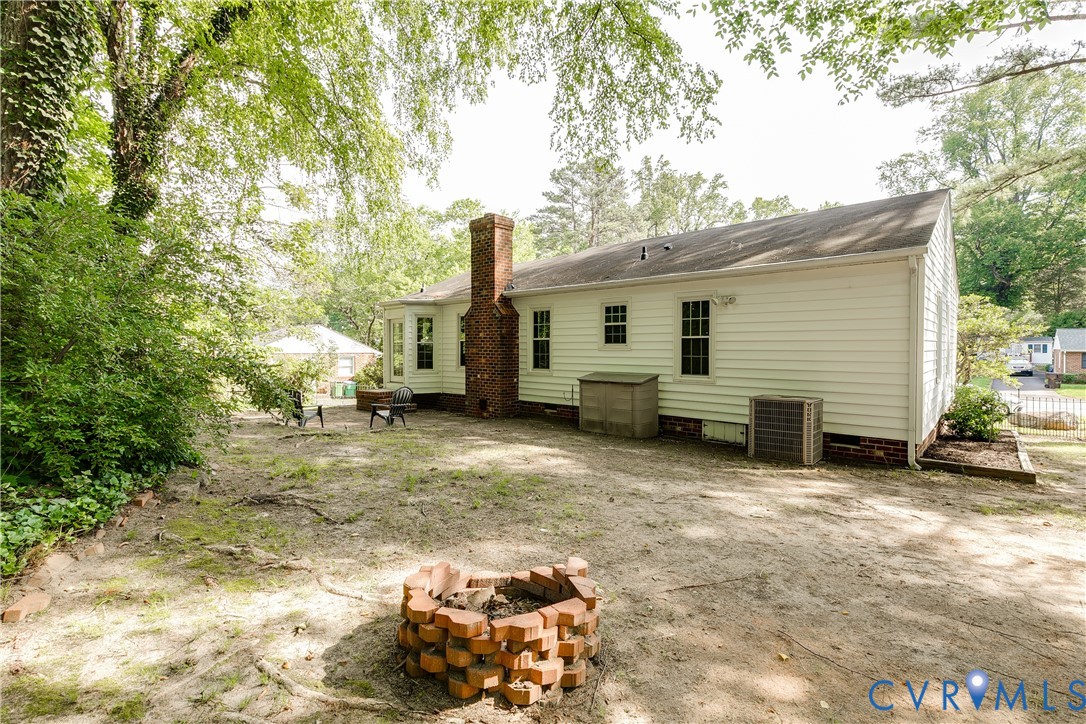 2016 Cedarhurst Dr
