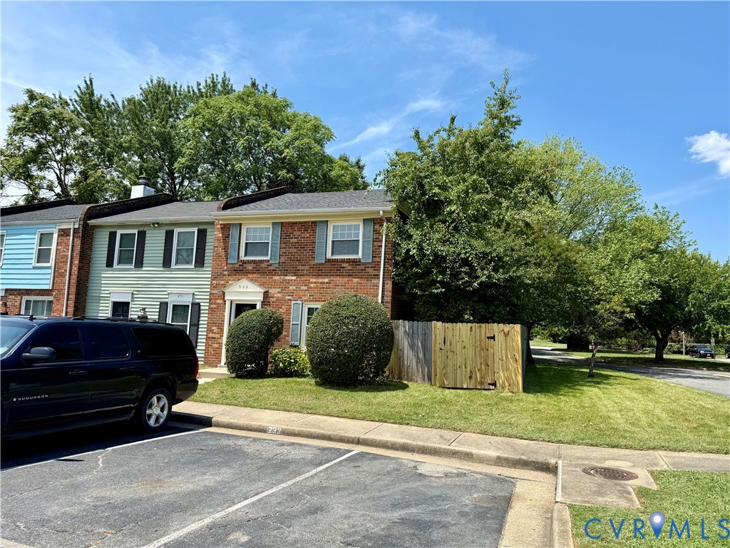 233 Knightsmanor Ct