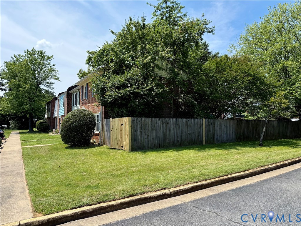 233 Knightsmanor Ct
