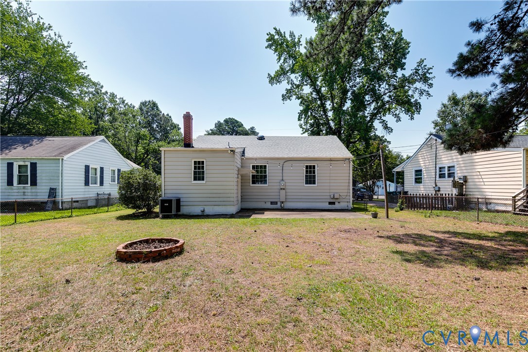 2908 Briar Ln