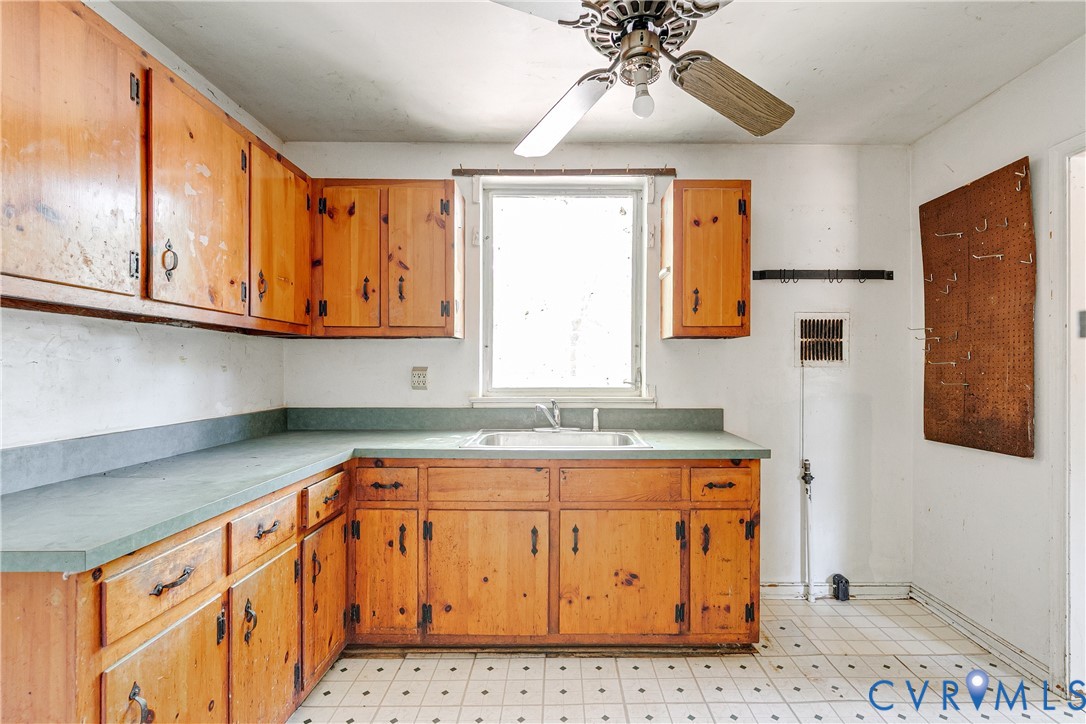 7509 Woodley Rd