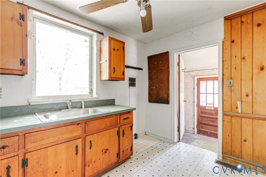 7509 Woodley Rd
