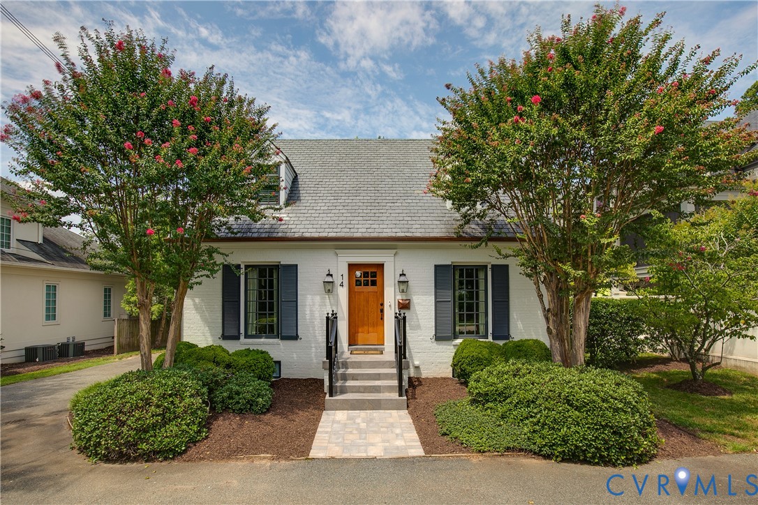 14 Libbie Ave