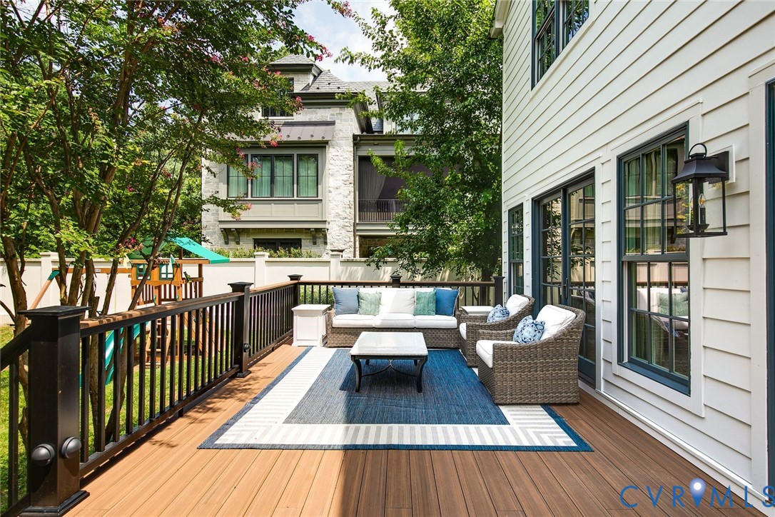 14 Libbie Ave