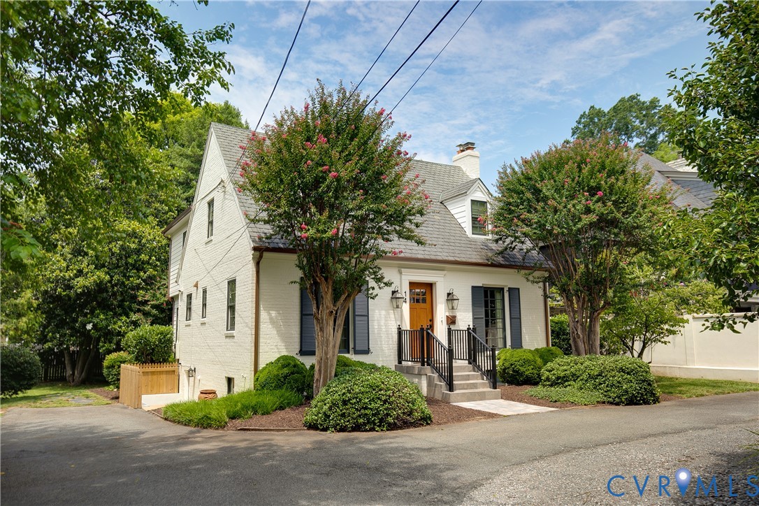 14 Libbie Ave