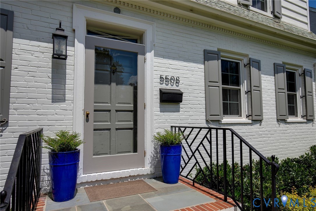 5508 Queensbury Rd