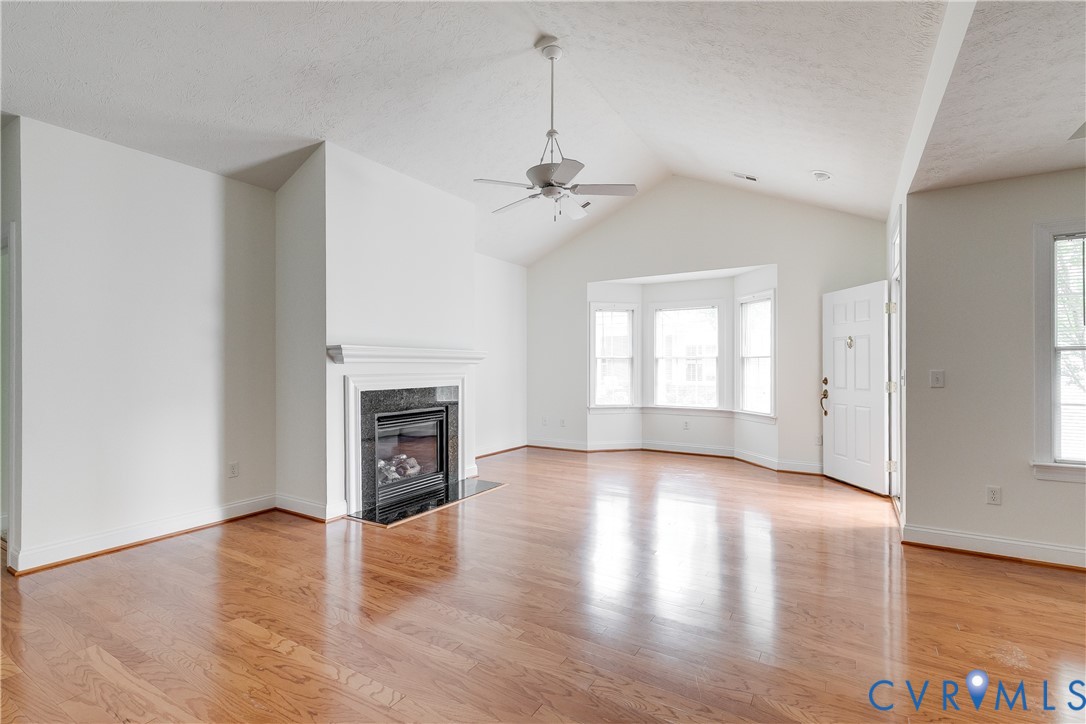 425 Dunlin Ct
