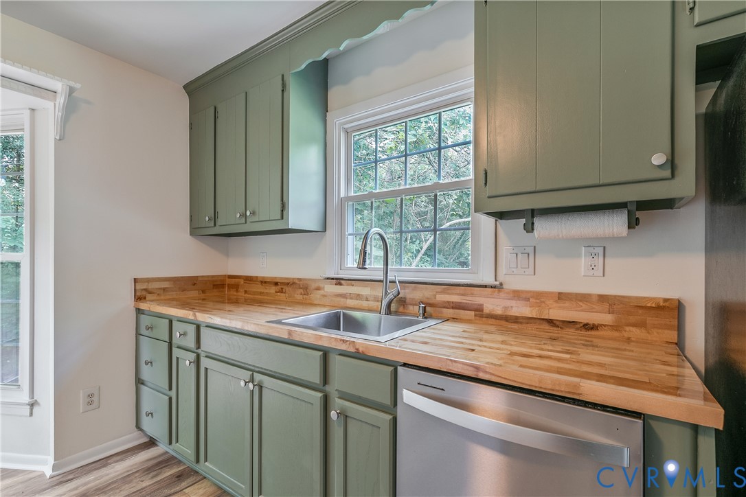 2016 Cedarhurst Dr