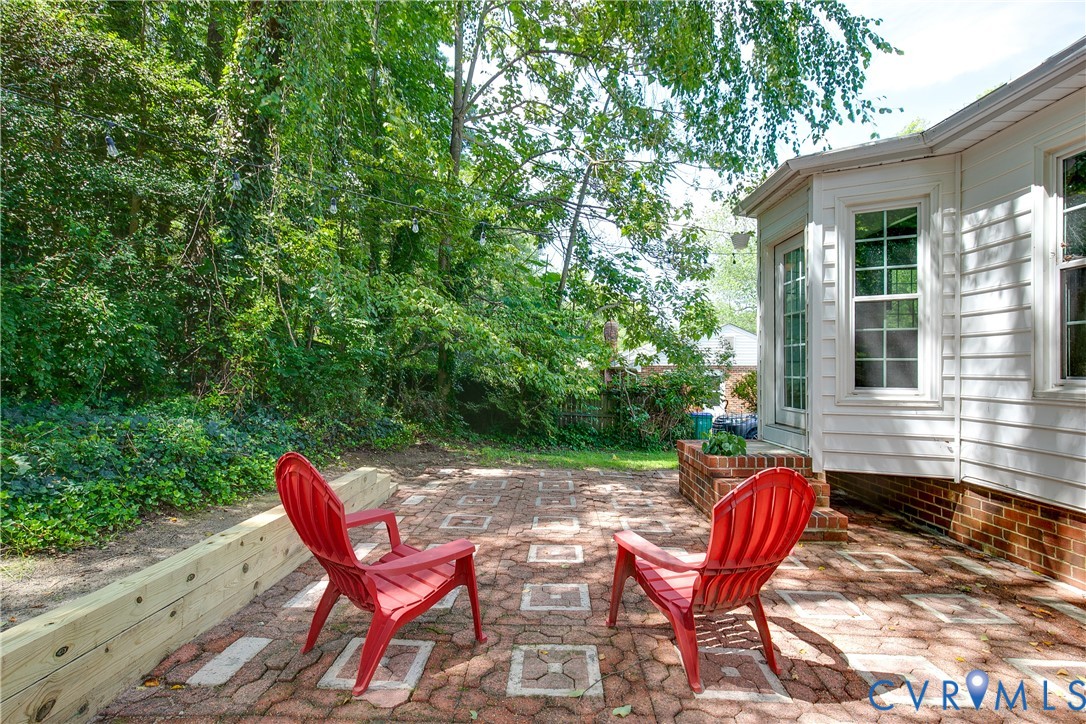 2016 Cedarhurst Dr