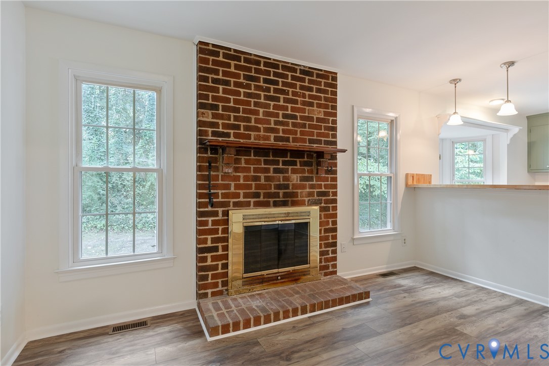 2016 Cedarhurst Dr