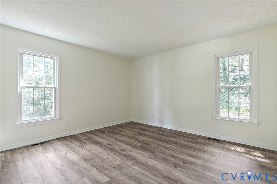 2016 Cedarhurst Dr