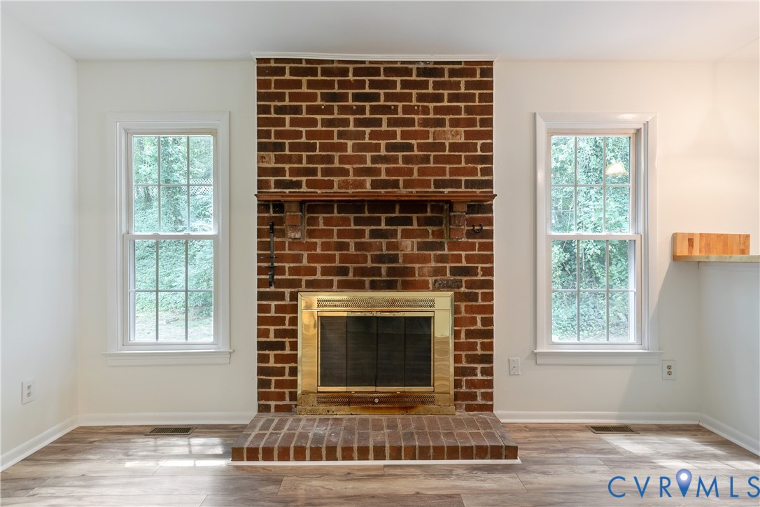 2016 Cedarhurst Dr